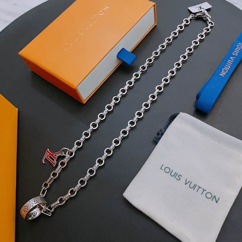 LV Necklace 03lyr541